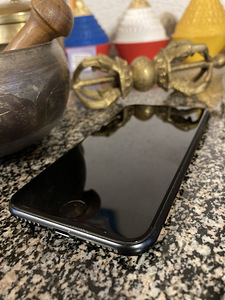 iPhone SE 2020 64GB (uus aku) (1 foto / 3)