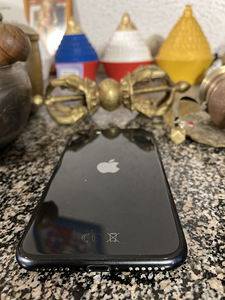 iPhone SE 2020 64GB (uus aku) (3 foto / 3)