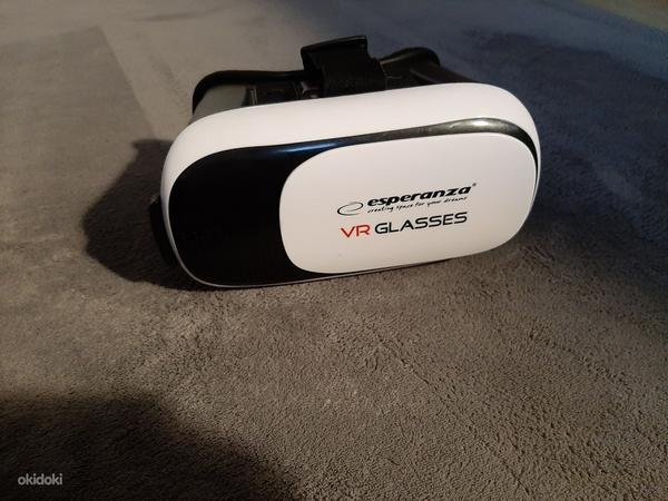 Очки VR для телефона (фото #1)