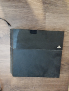 PlayStation 4 üks mäng kaasas (3 foto / 4)