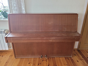 Müüa klaver. Продаётся пианино. (4 фото из 4)