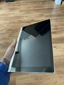 Планшет Lenovo (1 фото из 4)