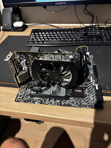 Intel i5-7500 + MSI B250 Mortar + HP GTX 1060 3GB + 16GB RAM (1 foto / 2)