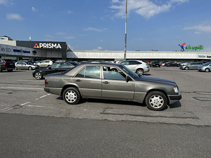 Мерседес бенц 300d w124 (2 фото из 8)