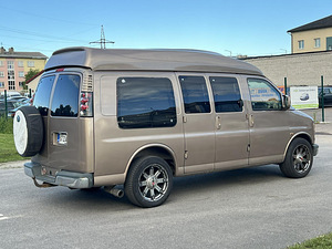 GMC SAVANA 1500 (7 фото из 13)