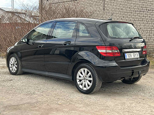 MERCEDES-BENZ B 180 CDI (6 foto / 10)