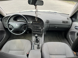 SAAB 9-5 (9 фото из 10)