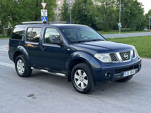 NISSAN PATHFINDER (2 фото из 10)
