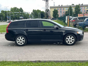VOLVO V50 (5 foto / 10)