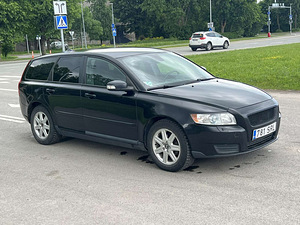 VOLVO V50 (2 foto / 10)