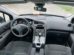 PEUGEOT 5008 (10 фото из 11)