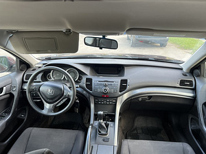 HONDA ACCORD (10 foto / 10)
