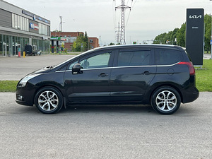 PEUGEOT 5008 (4 foto / 11)