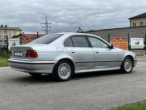 BMW 520I (7 foto / 10)