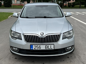 SKODA SUPERB (3 foto / 10)