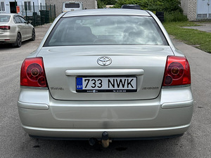 TOYOTA AVENSIS (8 foto / 10)