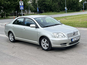TOYOTA AVENSIS (2 foto / 10)