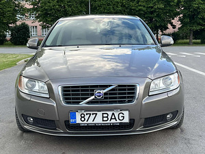 VOLVO S80 (3 фото из 10)