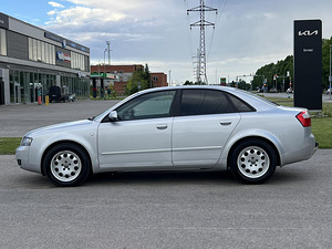 AUDI A4 (3 фото из 10)