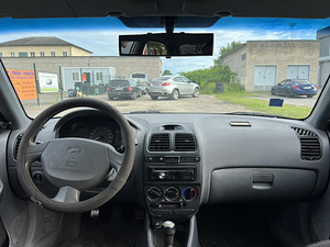 HYUNDAI ACCENT (10 foto / 12)