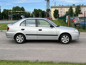 HYUNDAI ACCENT (5 foto / 12)