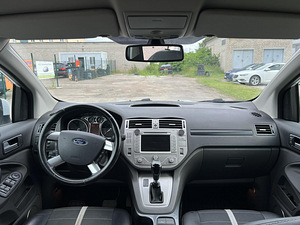 FORD KUGA (10 foto / 12)