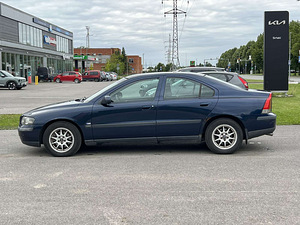 VOLVO S60 (4 foto / 10)