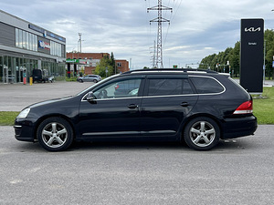 VOLKSWAGEN GOLF (4 foto / 11)