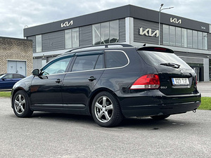 VOLKSWAGEN GOLF (6 foto / 11)