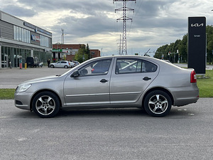 SKODA OCTAVIA (4 foto / 11)