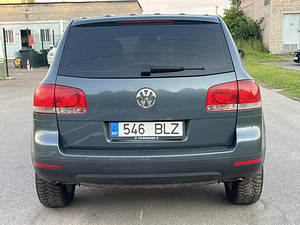 VOLKSWAGEN TOUAREG (8 foto / 11)