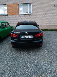 Lexus is 220d (3 фото из 11)