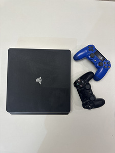 Sony PlayStation 4 Slim 500 Гб + 22 игры + 2 джойстика (1 фото из 4)