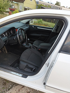 Škoda Superb 1.6td 2012 (5 foto / 7)