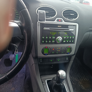 Ford focus 1.6 85 kw 2005 год (7 foto / 9)