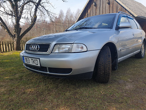 Audi a4 B5 92kw (2 foto / 9)