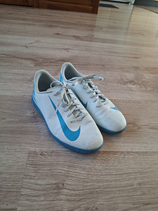 Nike puutsad 38.5 (1 фото из 4)