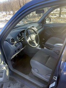 Toyota Rav4 2002 2.0 D4-D (6 foto / 10)