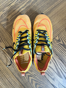 Ülimugavad ja stiilsed unisex jooksutossud: Nike Zoom Fly 4 (4 foto / 4)
