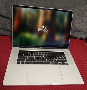 MacBook Pro 16": Core i9, 16GB RAM, 1TB SSD (1 foto / 2)