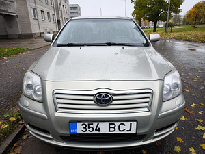 Toyota Avensis (1 foto / 10)