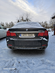 BMW 740 (2 фото из 5)