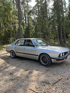 BMW e28 524td (2 фото из 12)