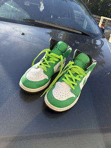 Продается Nike Air Jordan 1 mid GS Lucky Green (4 фото из 7)