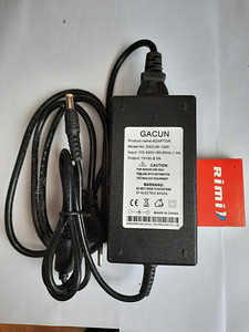 Alalisvoolu allikas 12V 8A