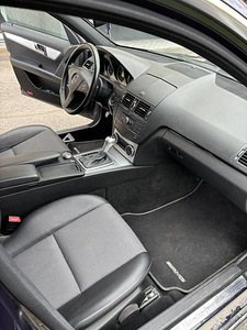 Mercedes-Benz C 220 AMG Style 2.1 125kW (6 foto / 8)