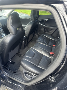 Volvo v40 (11 foto / 12)