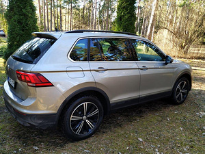 Volkswagen Tiguan Comfortline 180H DSG 4M N1 2.0 132kW (2 foto / 15)
