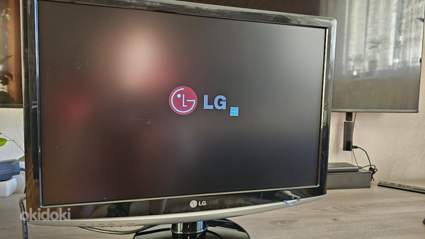 LG Flatron W2252S-PF monitor