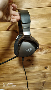 Asus rog delta core (2 foto / 7)